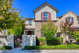3041 Village Center Dr, Roseville, CA 95747