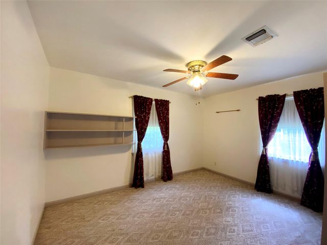 632 Kyle Street, Angleton, TX 77515