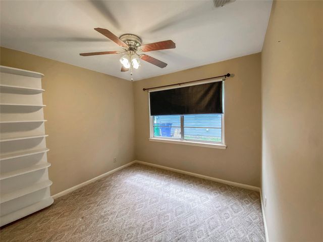 632 Kyle Street, Angleton, TX 77515
