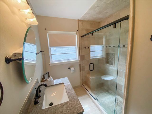 632 Kyle Street, Angleton, TX 77515