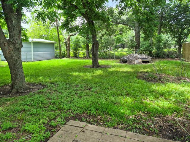 632 Kyle Street, Angleton, TX 77515