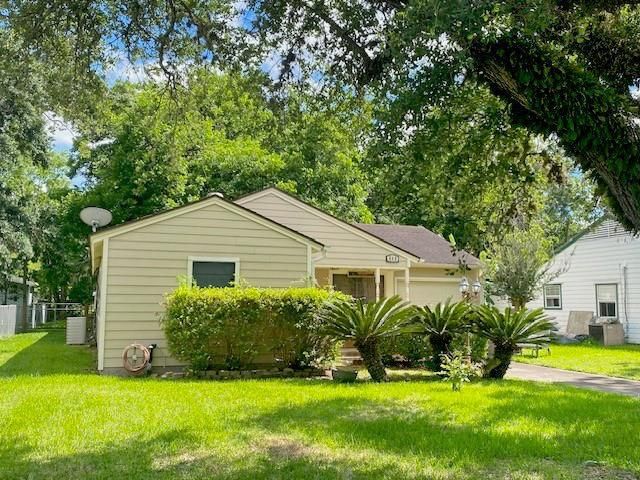 632 Kyle Street, Angleton, TX 77515