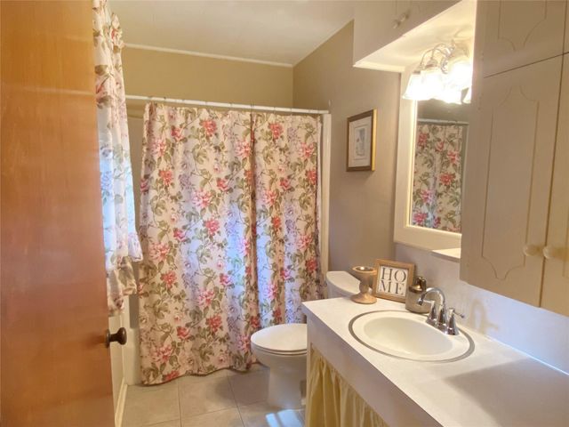 632 Kyle Street, Angleton, TX 77515