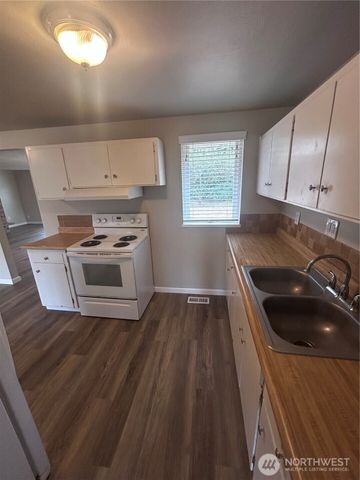 8606 Haviland Avenue SW, Lakewood, WA 98498