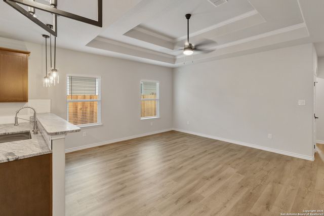 806 W HUNTINGTON ST, Beeville, TX 78102