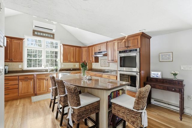 23 John Neil Dr, Norwell, MA 02061