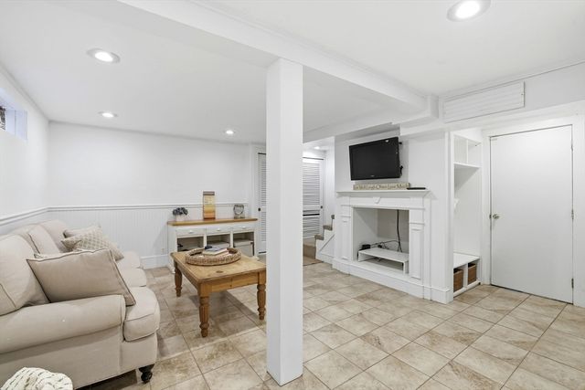 23 John Neil Dr, Norwell, MA 02061