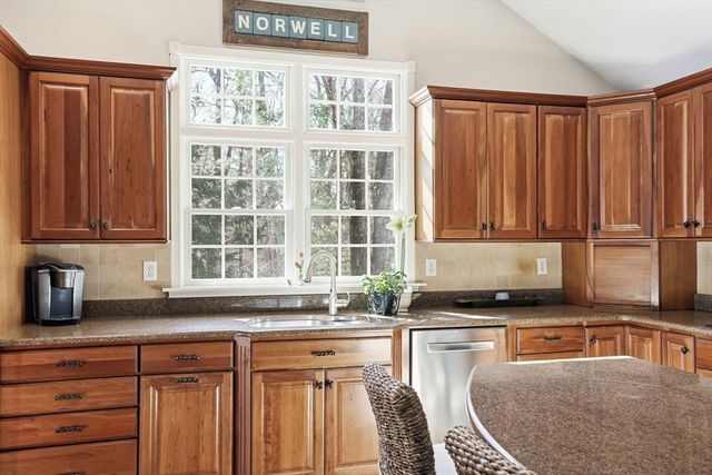 23 John Neil Dr, Norwell, MA 02061