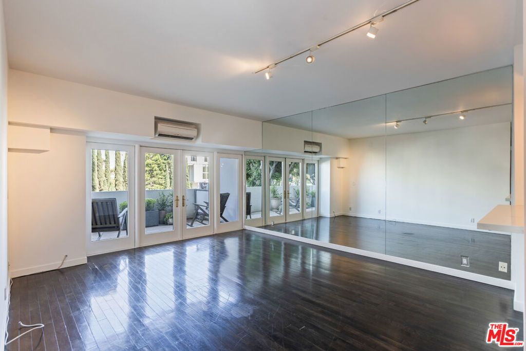 1155 N La Cienega Boulevard 110, West Hollywood, CA 90069 — photo 3