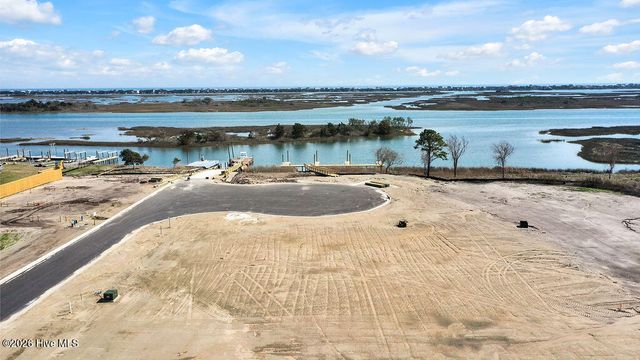 164 Wave Crest Drive, Hampstead, NC 28443