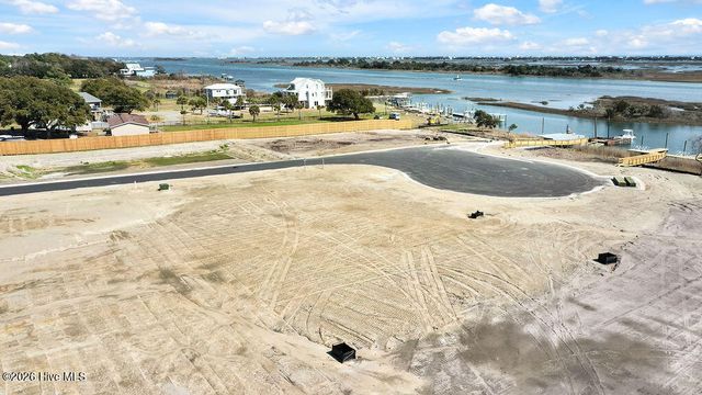 164 Wave Crest Drive, Hampstead, NC 28443