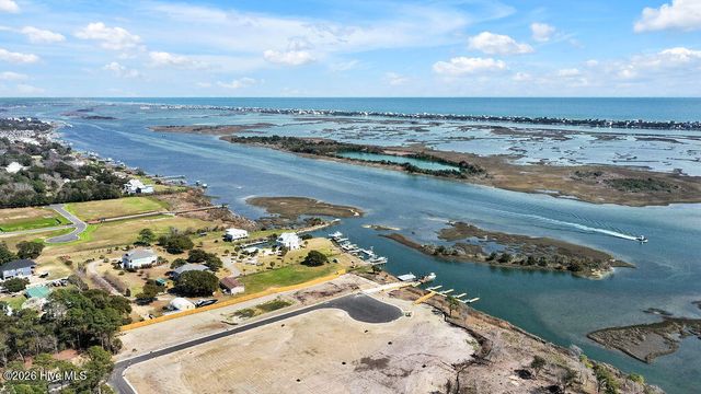 164 Wave Crest Drive, Hampstead, NC 28443