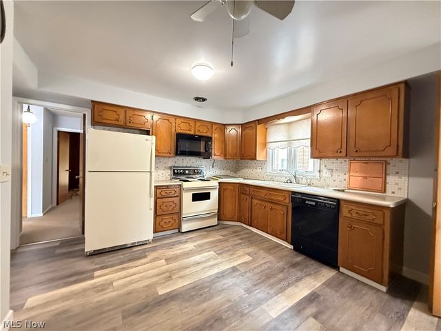 13630 Cedar Road Lower, University Heights, OH 44118