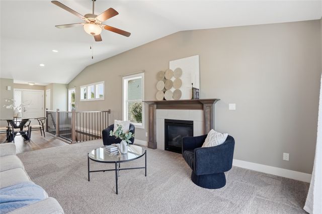 5760 NW 50th Street, Johnston, IA 50131