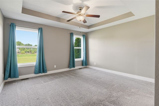 5760 NW 50th Street, Johnston, IA 50131