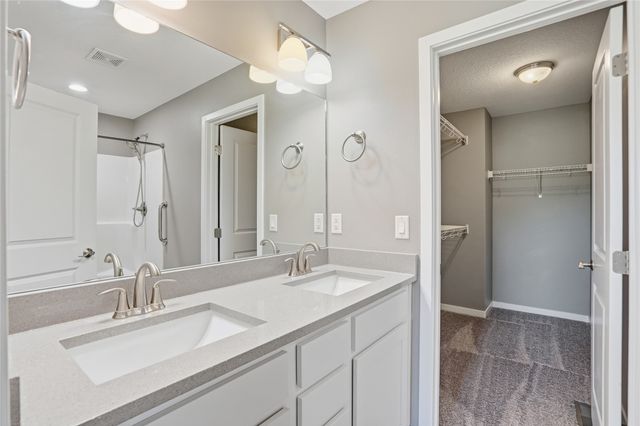 5760 NW 50th Street, Johnston, IA 50131