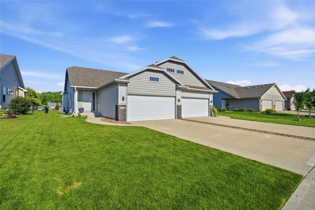 5760 NW 50th Street, Johnston, IA 50131