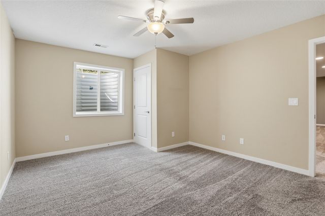 5760 NW 50th Street, Johnston, IA 50131