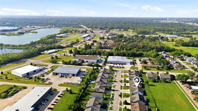 5760 NW 50th Street, Johnston, IA 50131