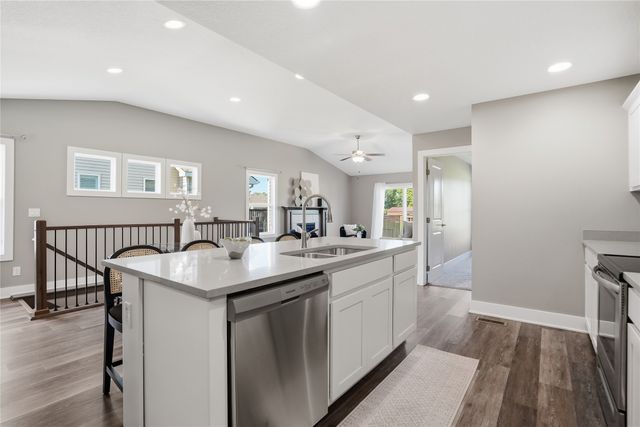 5760 NW 50th Street, Johnston, IA 50131