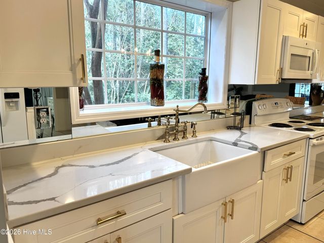 2350 Waccamaw Shores Road, Lake Waccamaw, NC 28450