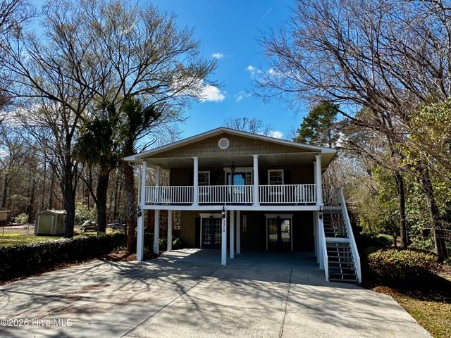 2350 Waccamaw Shores Road, Lake Waccamaw, NC 28450