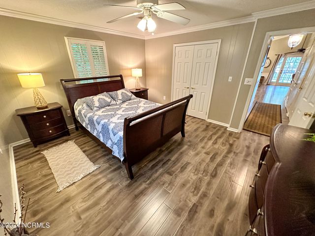 2350 Waccamaw Shores Road, Lake Waccamaw, NC 28450