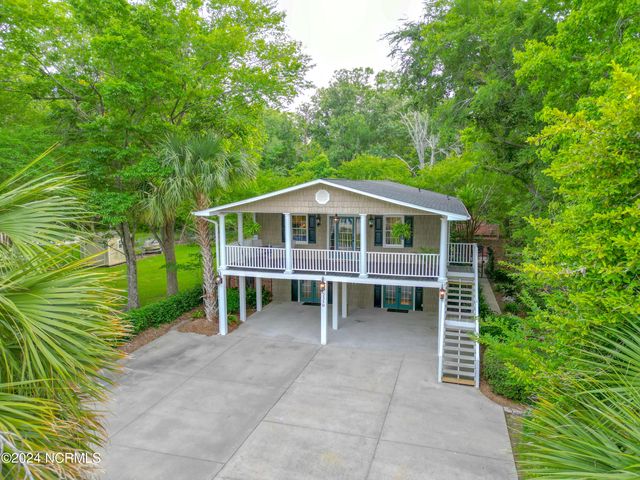 2350 Waccamaw Shores Road, Lake Waccamaw, NC 28450