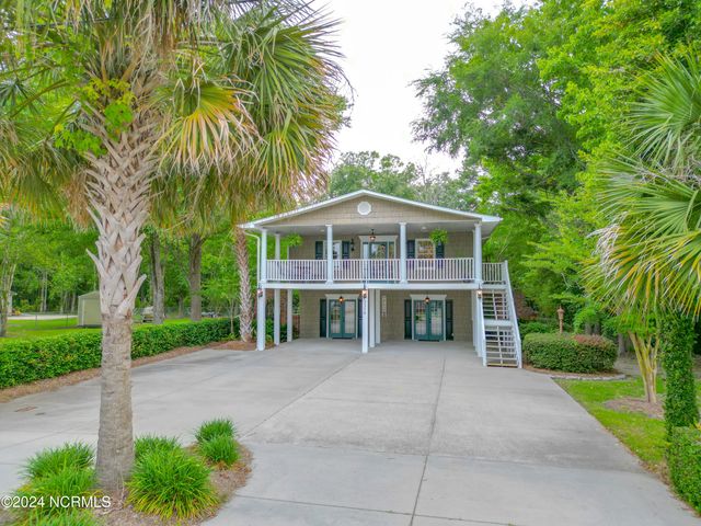 2350 Waccamaw Shores Road, Lake Waccamaw, NC 28450