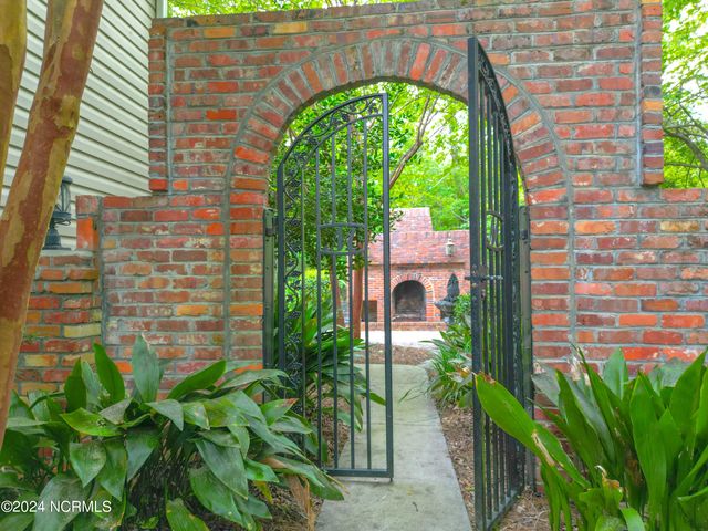 2350 Waccamaw Shores Road, Lake Waccamaw, NC 28450