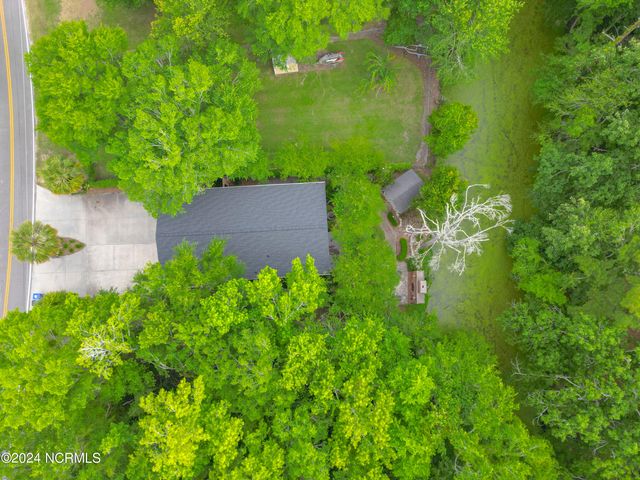 2350 Waccamaw Shores Road, Lake Waccamaw, NC 28450