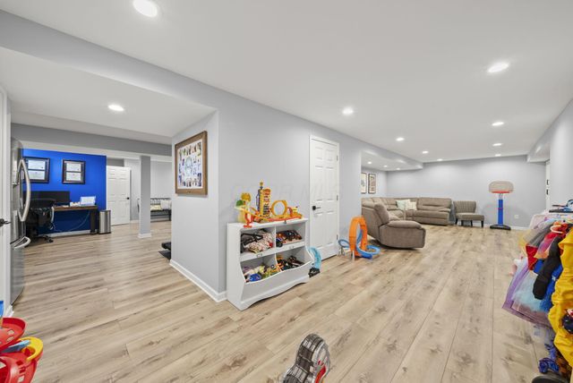 257 Wagon Trail S, Powell, OH 43065