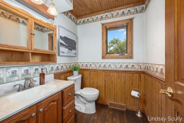 1525 104th Street SW, Byron Center, MI 49315
