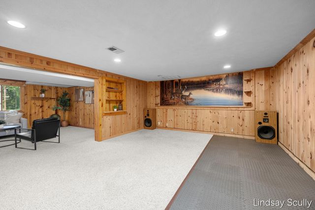 1525 104th Street SW, Byron Center, MI 49315