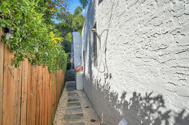 744 Penn Street, West Palm Beach, FL 33401