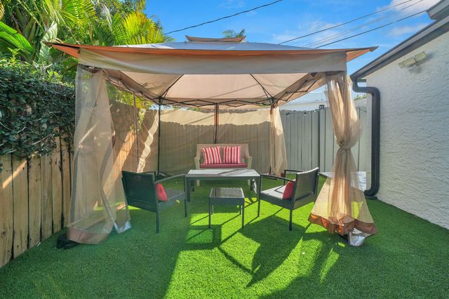 744 Penn Street, West Palm Beach, FL 33401