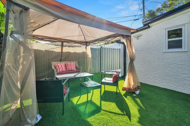 744 Penn Street, West Palm Beach, FL 33401