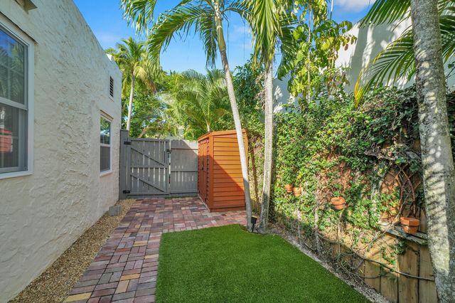 744 Penn Street, West Palm Beach, FL 33401