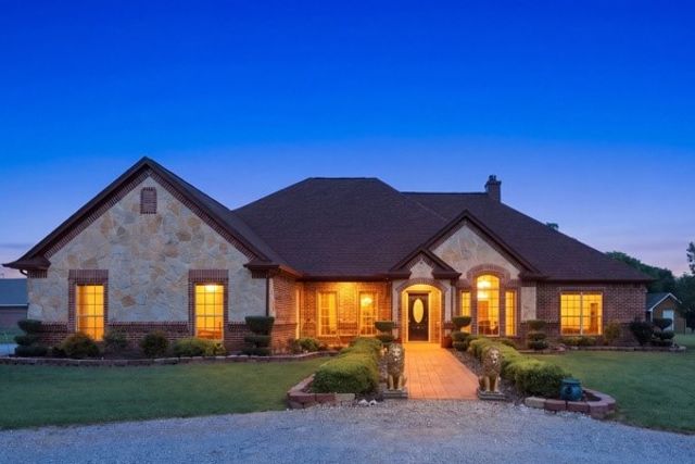 25452 Williams Drive, Justin, TX 76247