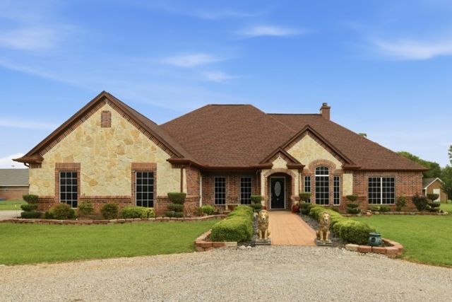 25452 Williams Drive, Justin, TX 76247