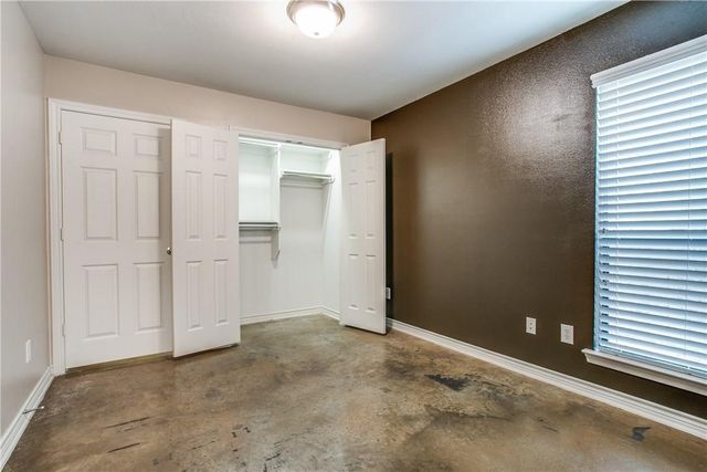 2415 Stutz Drive D, Dallas, TX 75235