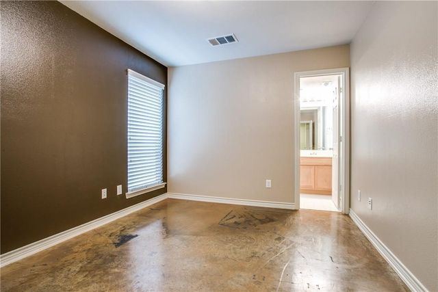 2415 Stutz Drive D, Dallas, TX 75235
