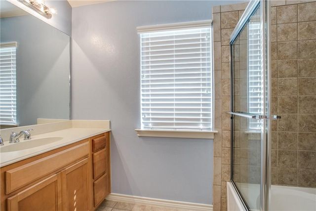 2415 Stutz Drive D, Dallas, TX 75235