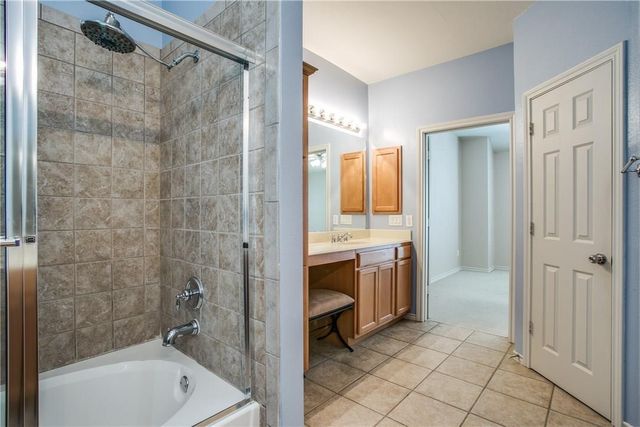 2415 Stutz Drive D, Dallas, TX 75235