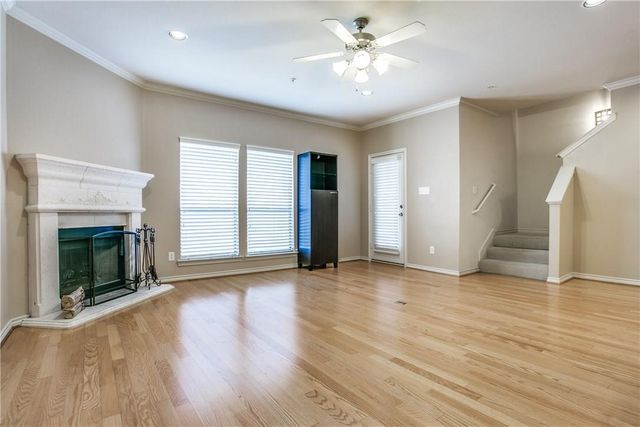 2415 Stutz Drive D, Dallas, TX 75235