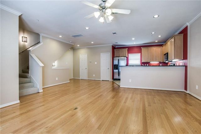 2415 Stutz Drive D, Dallas, TX 75235