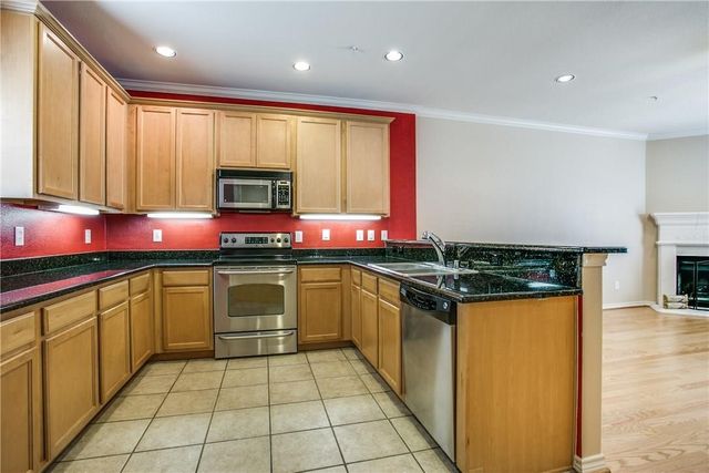 2415 Stutz Drive D, Dallas, TX 75235