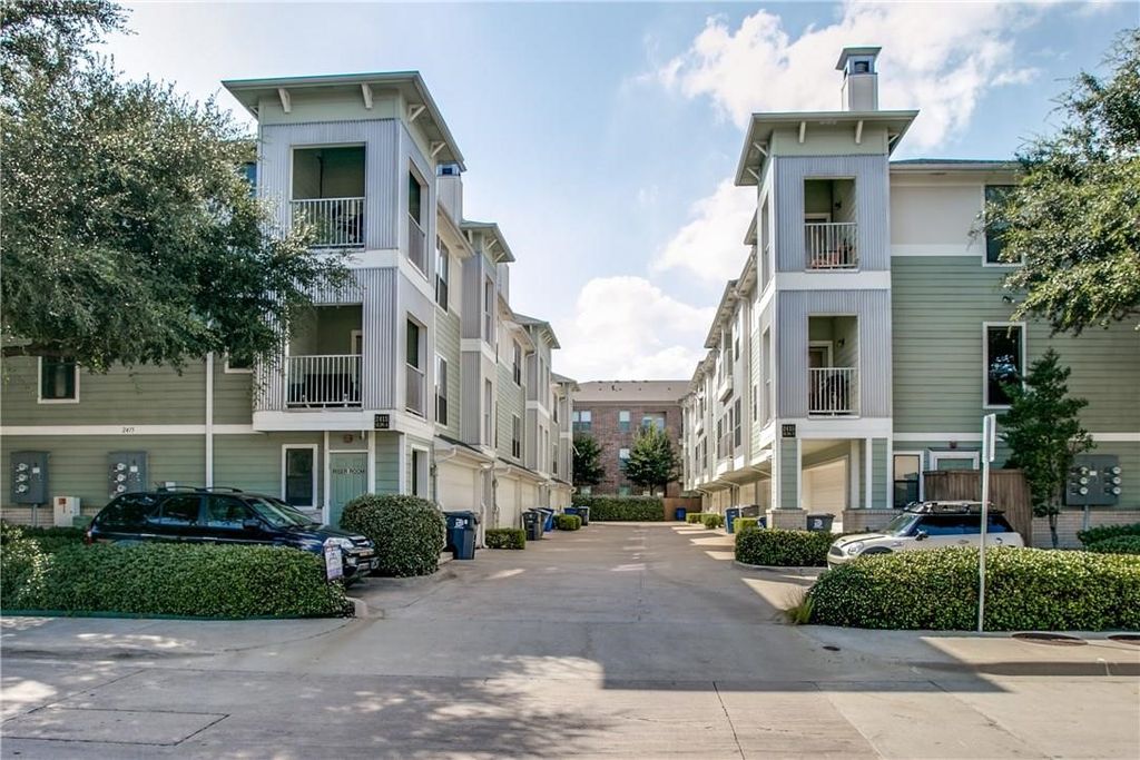 2415 Stutz Drive D, Dallas, TX 75235