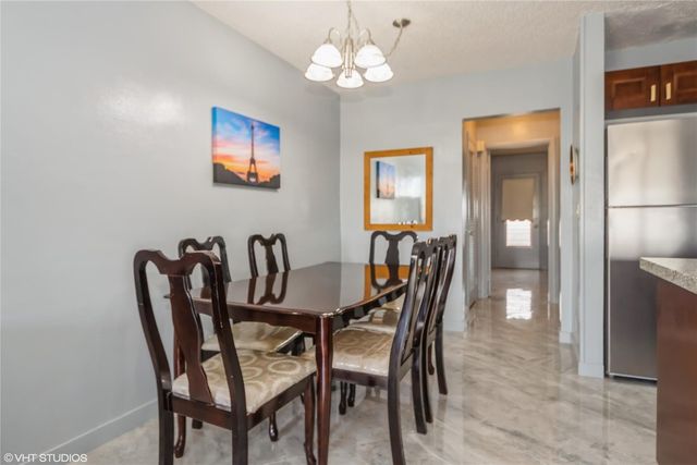 800 SW 11th Avenue 17, Hallandale Beach, FL 33009