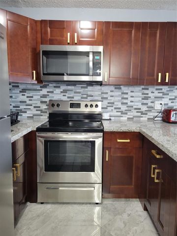 800 SW 11th Avenue 17, Hallandale Beach, FL 33009